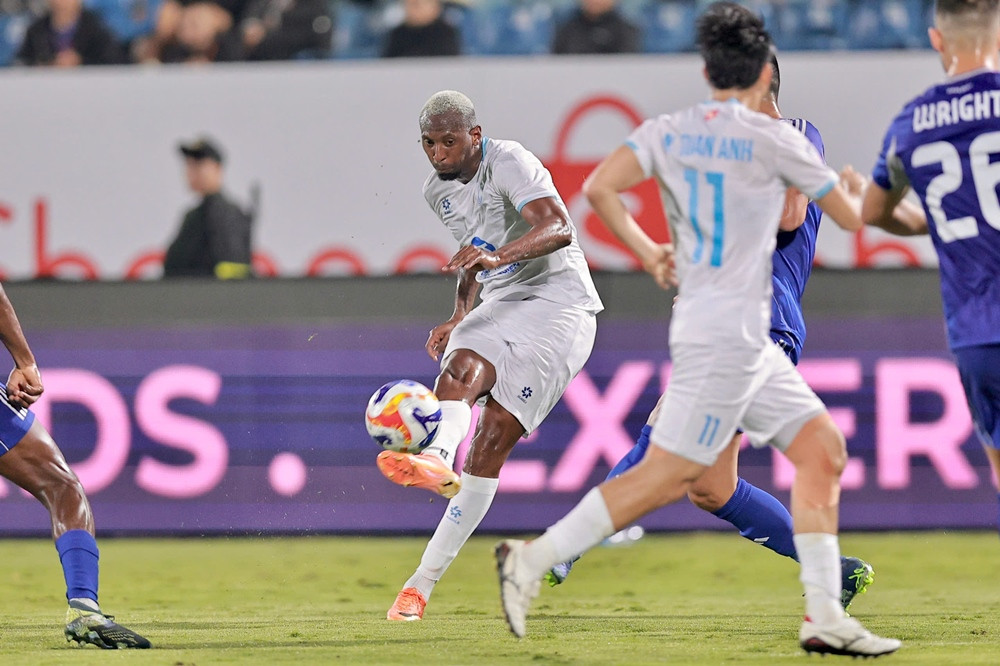 nam dinh vs lion 2.jpg