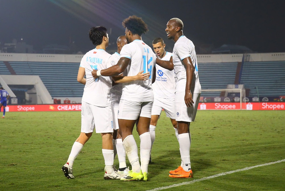 nam dinh vs lion.jpg