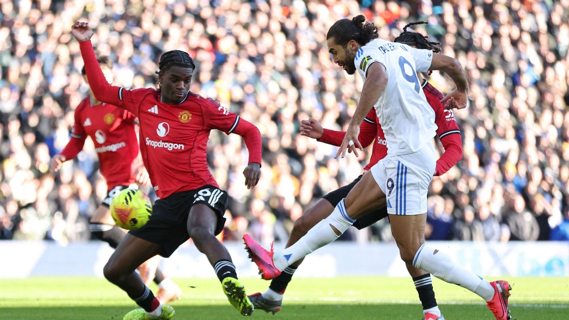 resources_premierleague_pulselive_com 2026 01 04T124232Z_2005616387_UP1EM140ZAVC9_RTRMADP_3_SOCCER ENGLAND LEE MUN.jpg