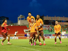 https://vms-files.vietnamnet.vn/vps_images/000001/000003/2026/10/10/hagl-vs-da-nang-1-1677.jpg?width=0&s=uhtg4T1TU4WEWjl6aPOmCA
