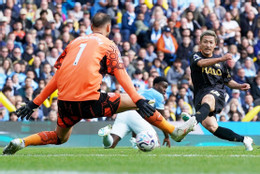 resources_premierleague_pulselive_com 2026 10 17T142543Z_1354614242_UP1EMAH142UIV_RTRMADP_3_SOCCER ENGLAND MCI IPS (1).jpg