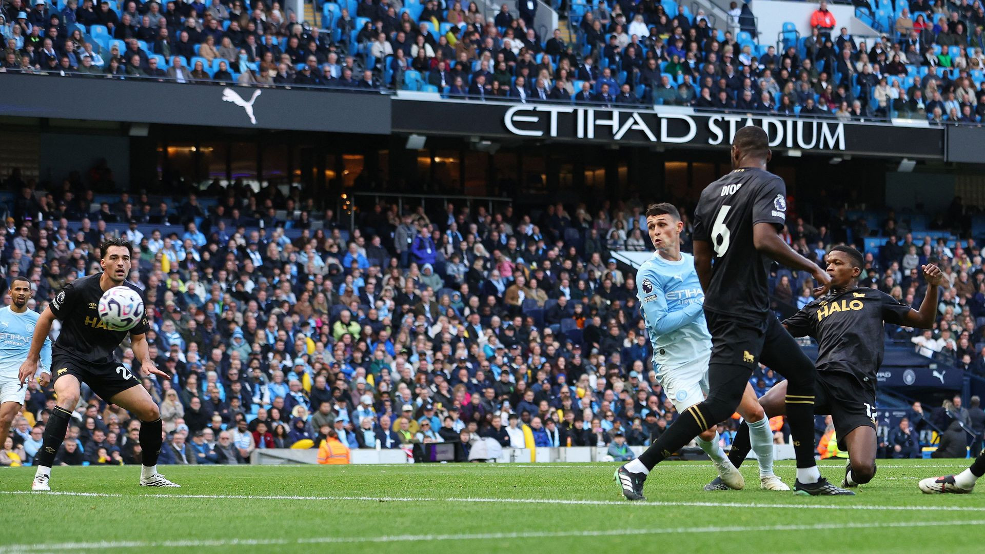resources_premierleague_pulselive_com 2026 10 17T142543Z_1354614242_UP1EMAH142UIV_RTRMADP_3_SOCCER ENGLAND MCI IPS.jpg