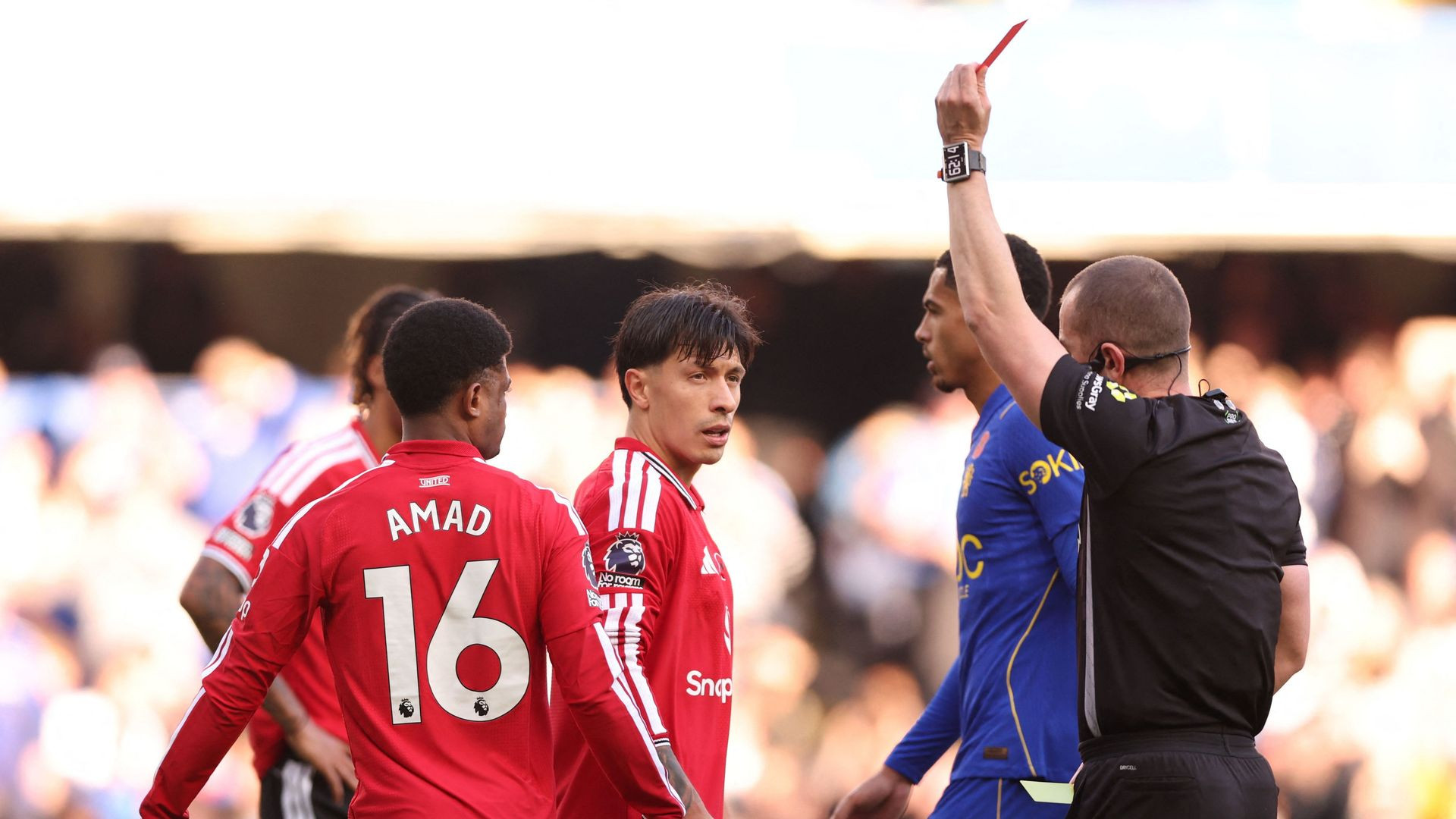 resources_premierleague_pulselive_com 2026 10 31T135347Z_1522961437_UP1EMAV12LMFZ_RTRMADP_3_SOCCER ENGLAND CHE MUN.jpg