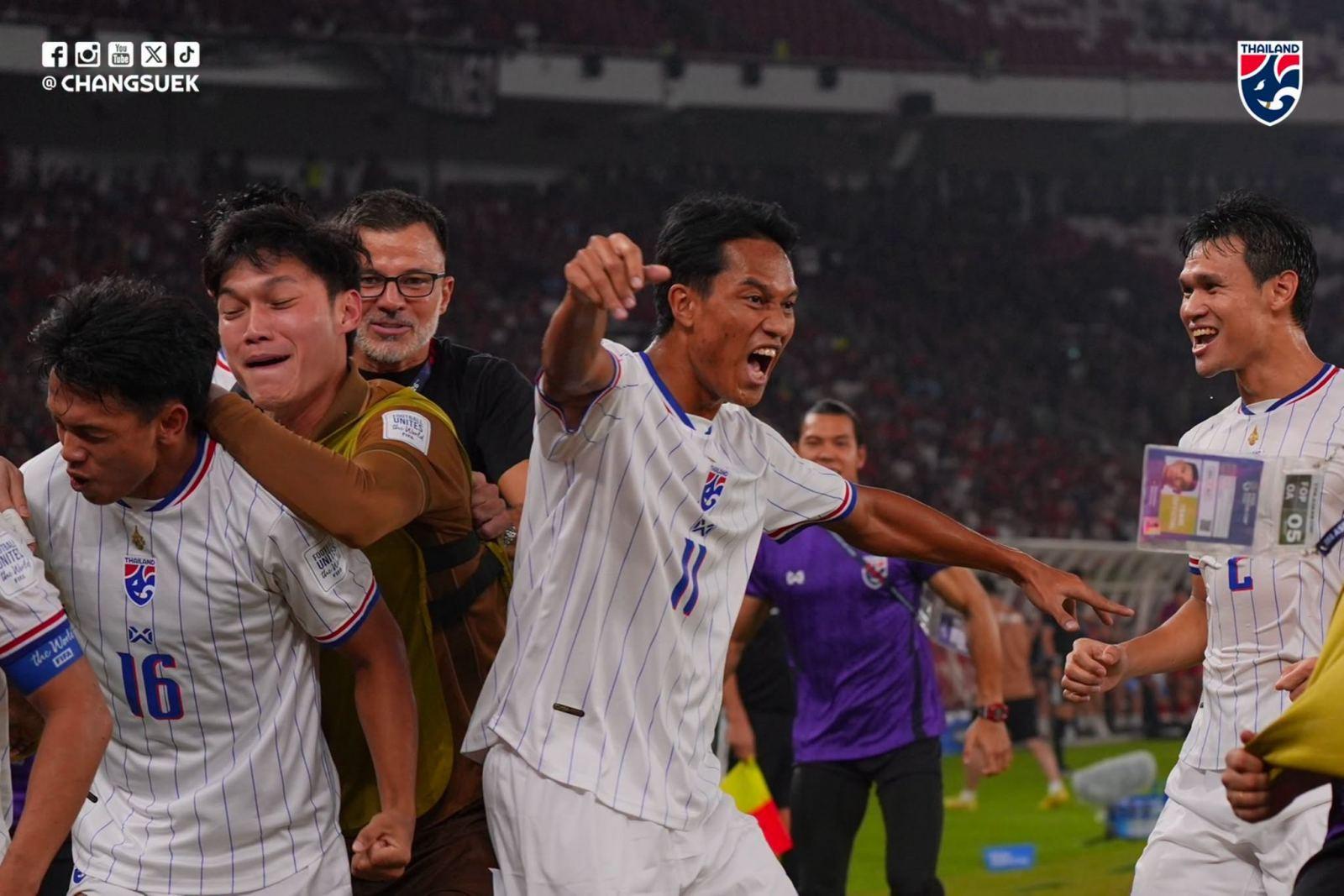 https://vms-files.vietnamnet.vn/vps_images/000001/000003/2026/10/5/thai-lan-vs-indonesia-2-3127.jpeg?width=0&s=aoOZpInCdWKFD-WzyF6fig