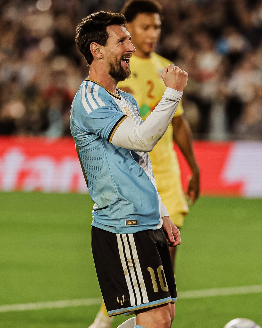 https://vms-files.vietnamnet.vn/vps_images/000001/000003/2026/10/7/messi-1-805.jpeg?width=0&s=LI9V6-JcSZg_EmpqTPfPew