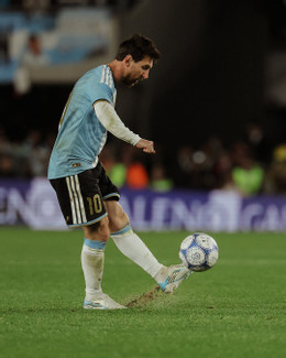 https://vms-files.vietnamnet.vn/vps_images/000001/000003/2026/10/7/messi-5-611.jpeg?width=0&s=h17k-fT5jEvQNMn5UhFE_Q