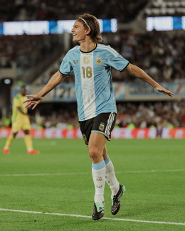 https://vms-files.vietnamnet.vn/vps_images/000001/000003/2026/10/7/messi-7-610.jpeg?width=0&s=wGJ-ouDuyDfm2rA-KFQF0Q