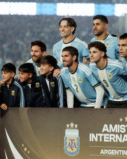 https://vms-files.vietnamnet.vn/vps_images/000001/000003/2026/10/7/messi-argentina-154.jpeg?width=0&s=OxyaWN-JkJDUkLIaQBBK1g