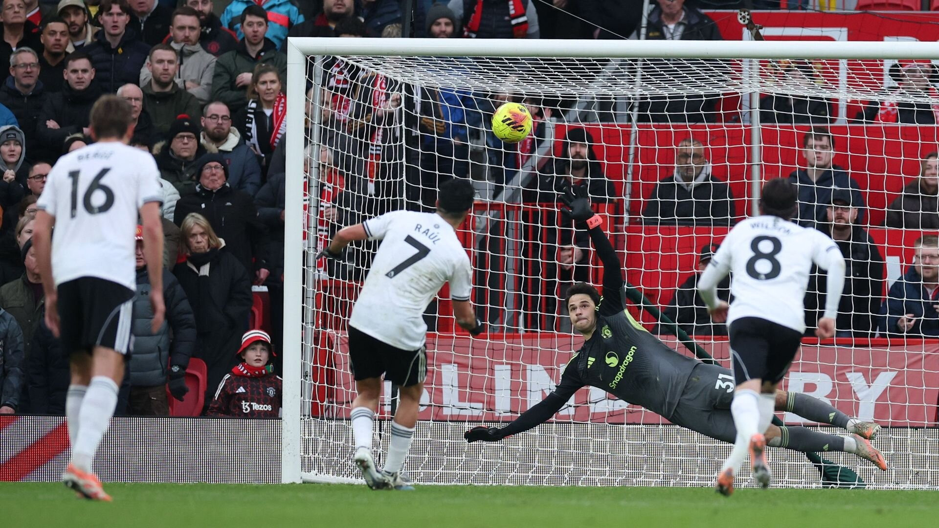 resources_premierleague_pulselive_com 2026 02 01T154615Z_500200789_UP1EM2117T1ZO_RTRMADP_3_SOCCER ENGLAND MUN FUL.jpg