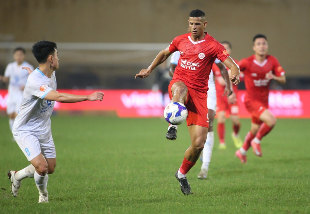 the cong viettel vs nam dinh 2.jpg