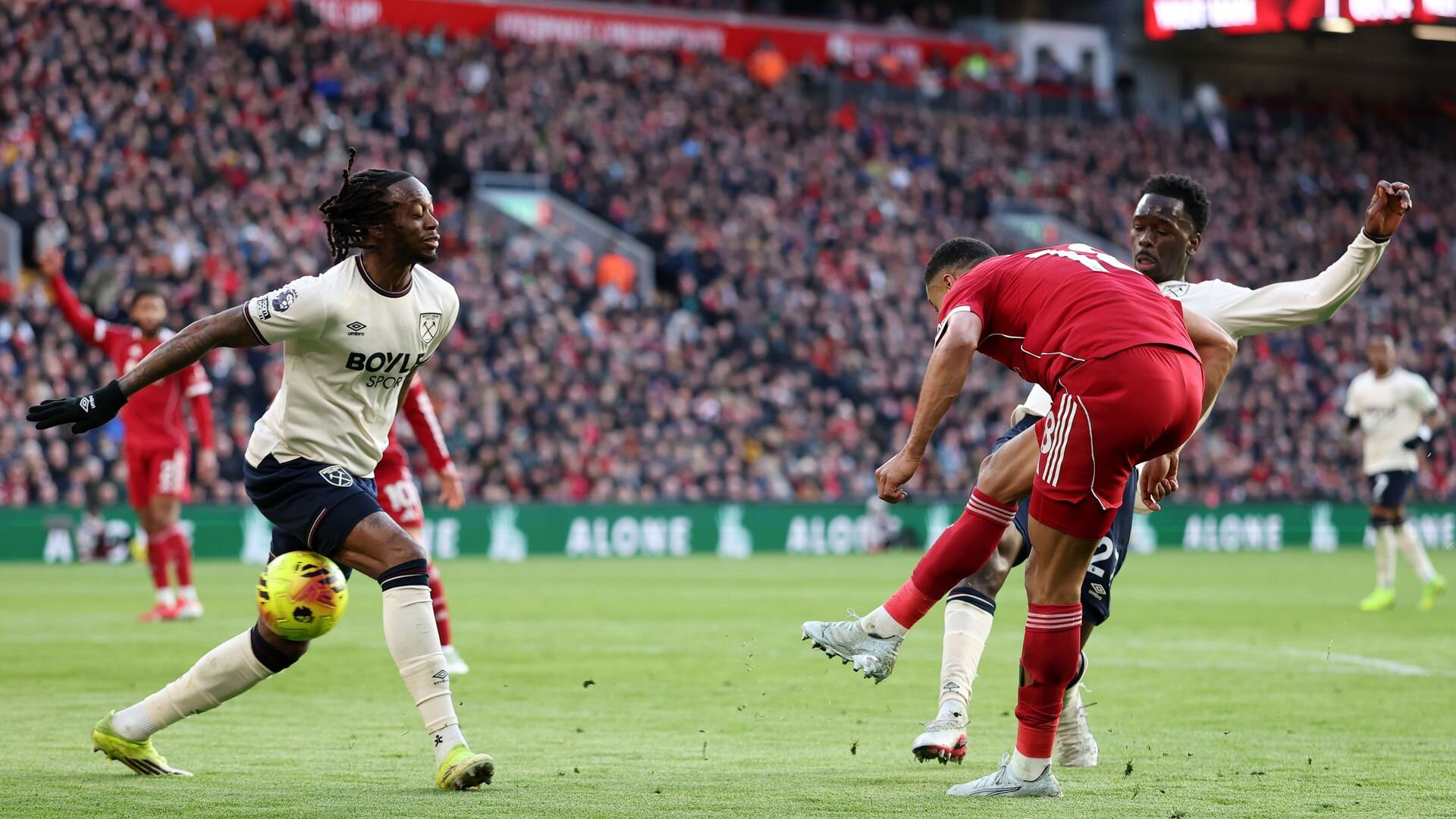 resources_premierleague_pulselive_com 2263511204 (1).jpg