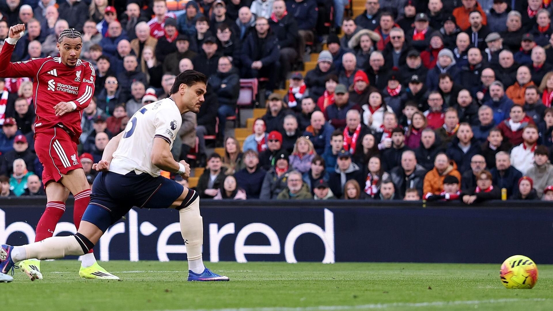 resources_premierleague_pulselive_com 2264037227.jpg