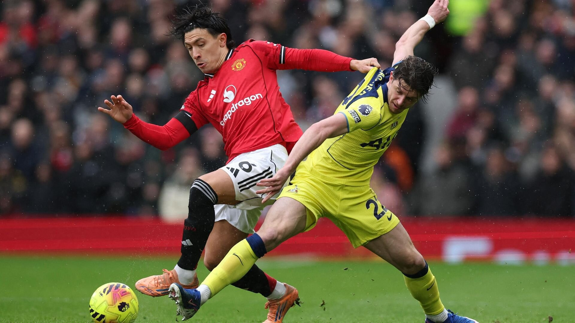 resources_premierleague_pulselive_com 2026 02 07T124124Z_1817662488_UP1EM270Z8ZF0_RTRMADP_3_SOCCER ENGLAND MUN TOT.jpg