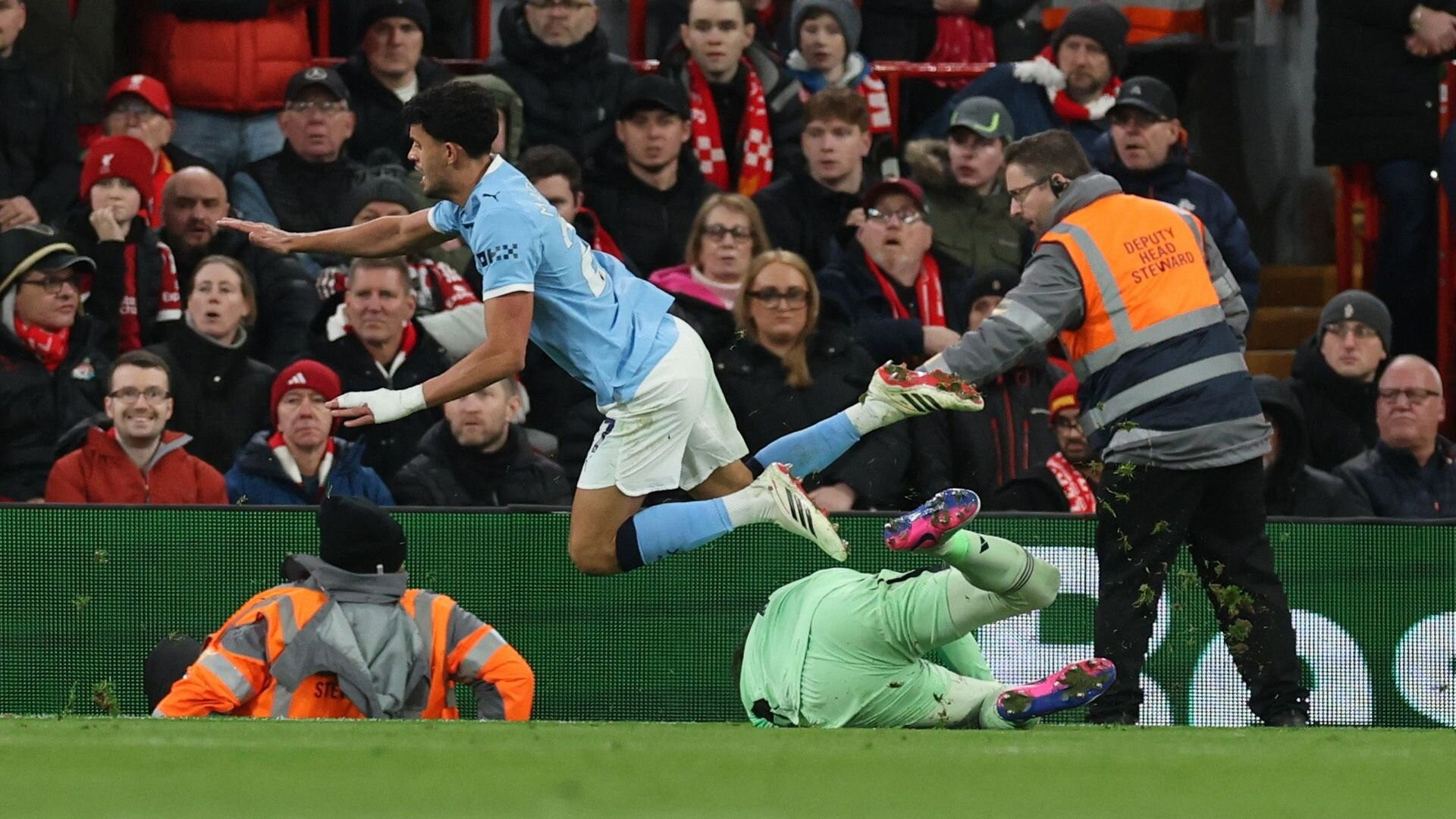 resources_premierleague_pulselive_com 2026 02 08T182220Z_675399186_UP1EM281F1793_RTRMADP_3_SOCCER ENGLAND LIV MCI (1).jpg