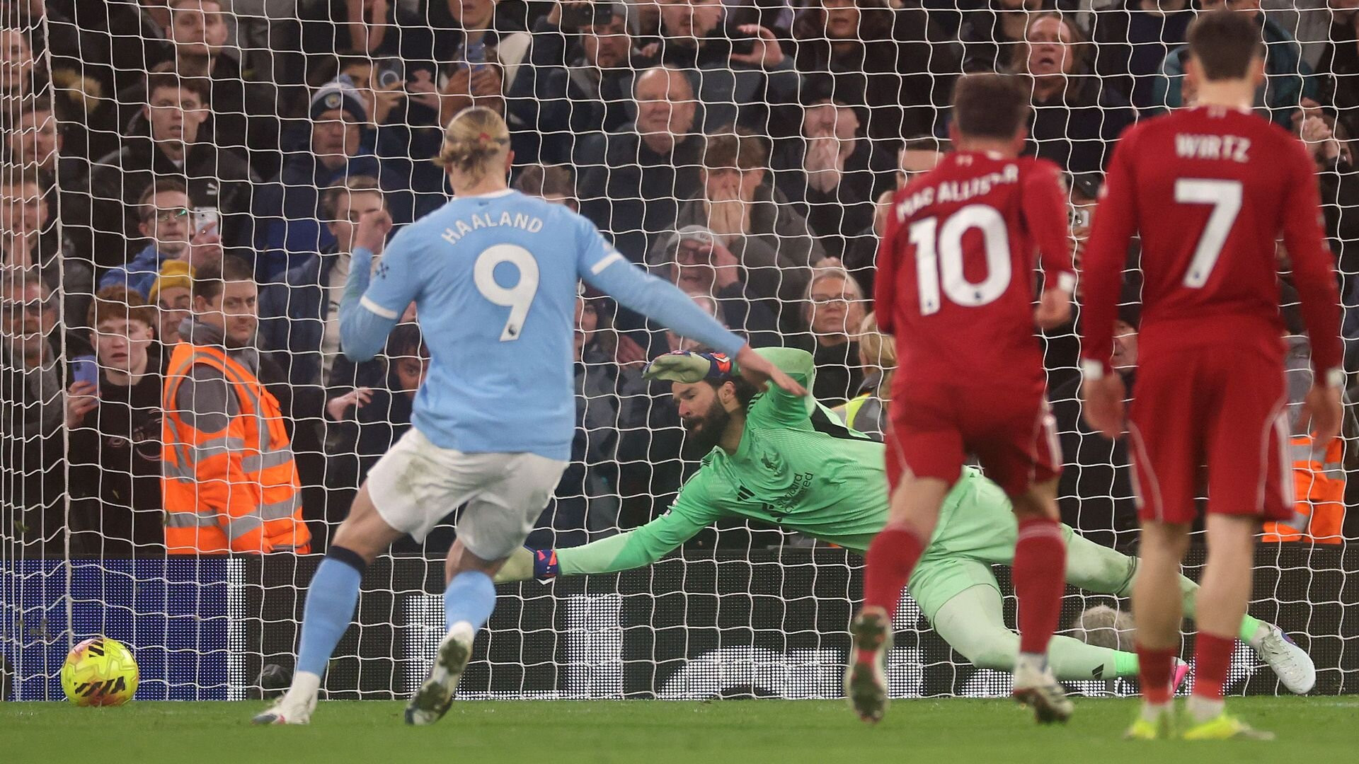 resources_premierleague_pulselive_com 2026 02 08T182220Z_675399186_UP1EM281F1793_RTRMADP_3_SOCCER ENGLAND LIV MCI.jpg