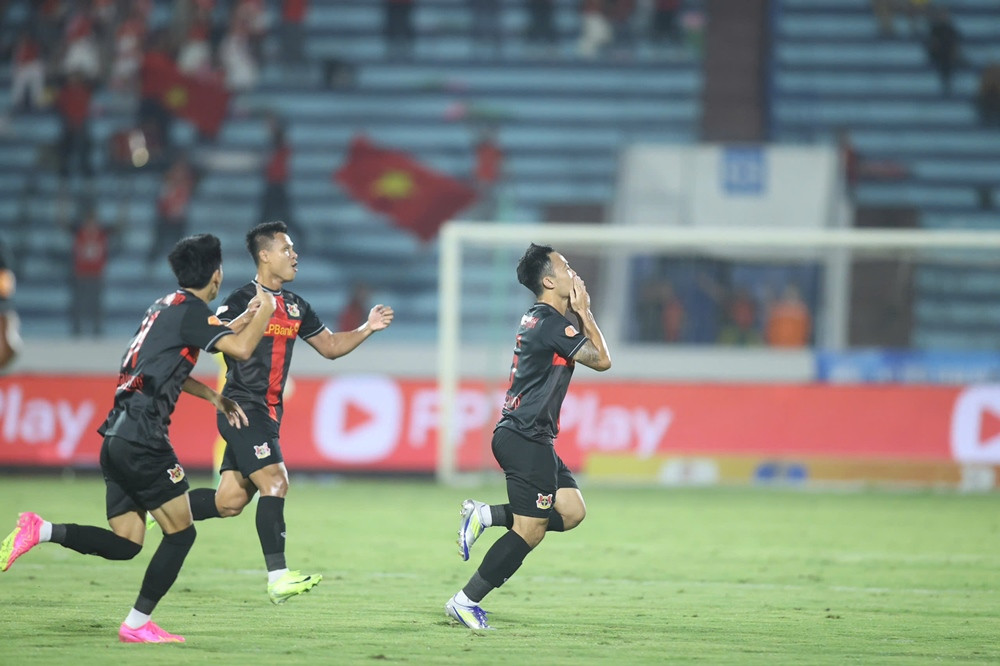 nam dinh vs ninh binh 2.jpg