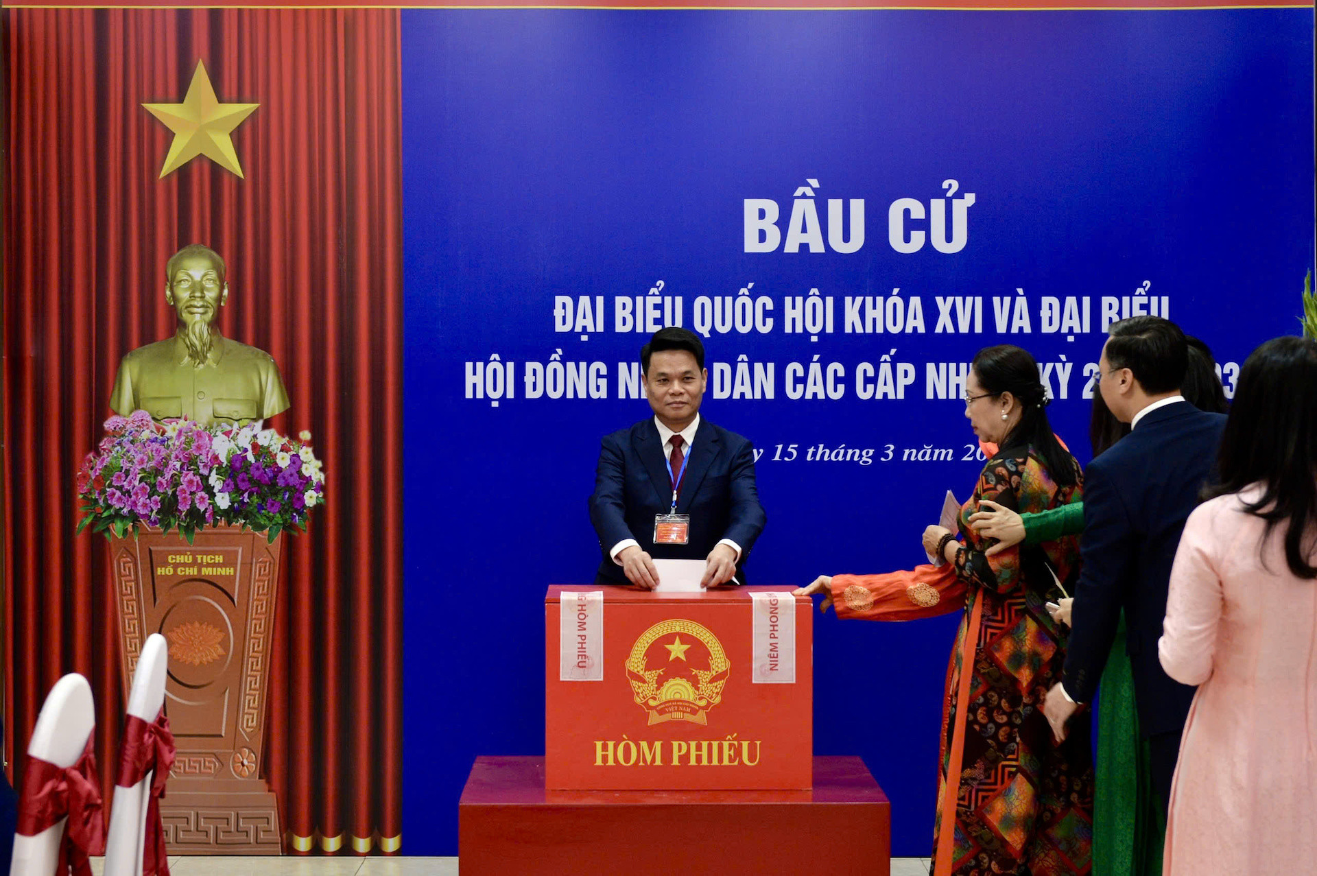 chu tich hai phong.jpg