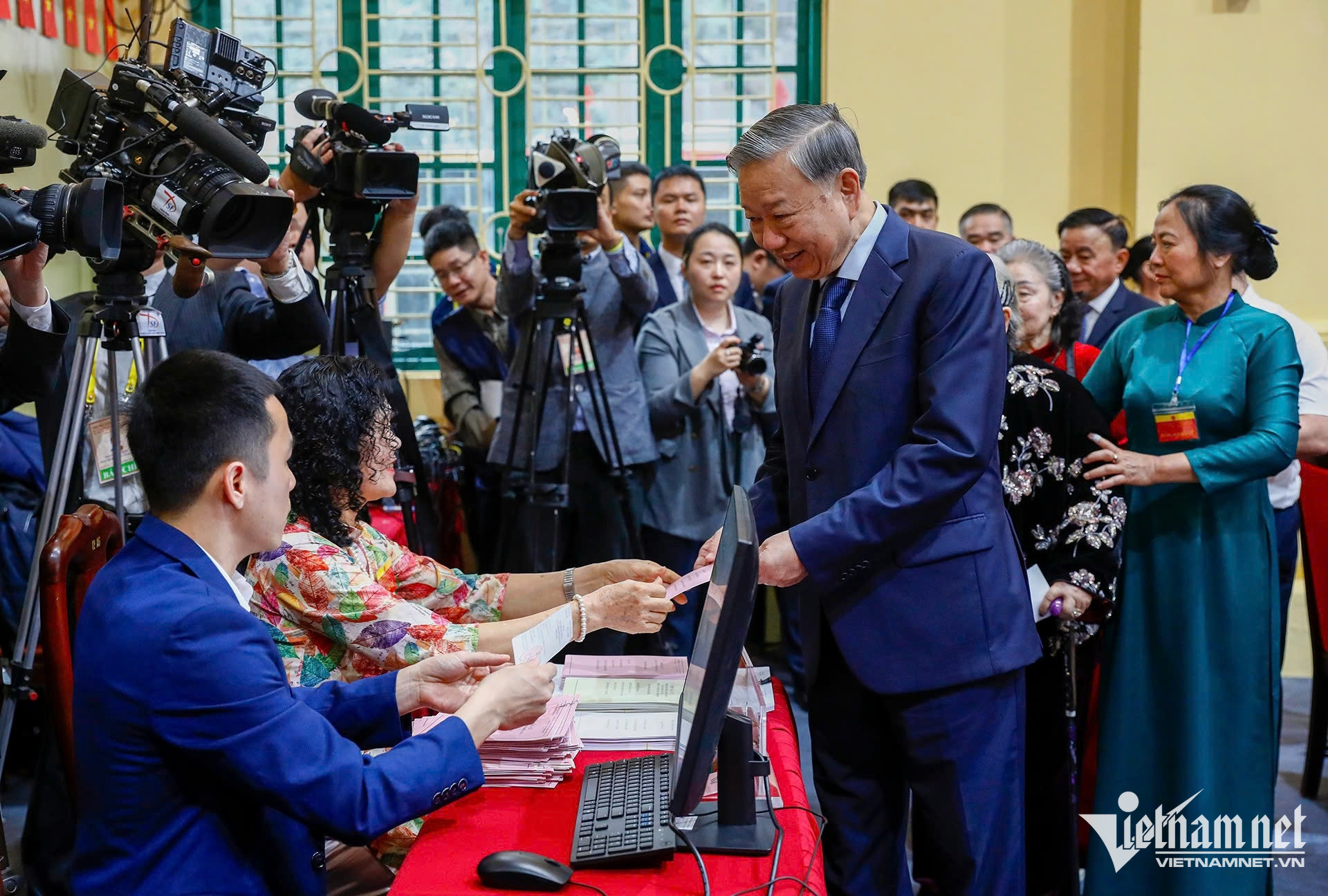 W-tong bi thu 3ok.jpg