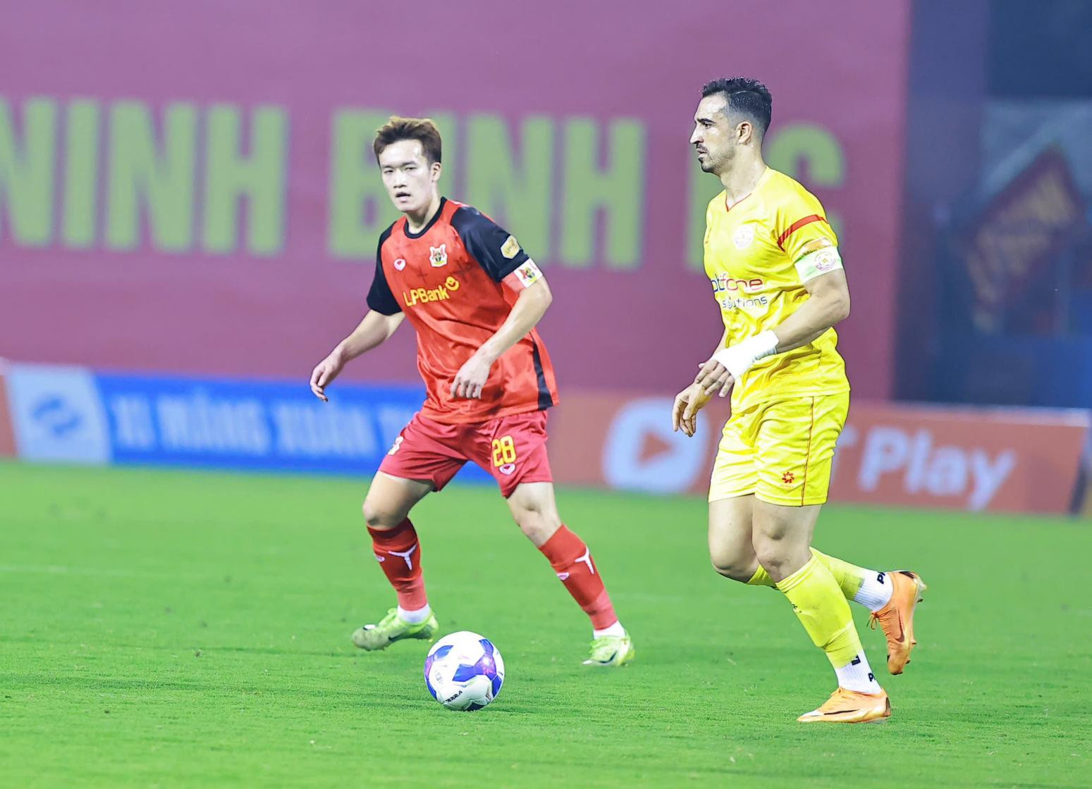 ninh binh vs pvf 2.jpg