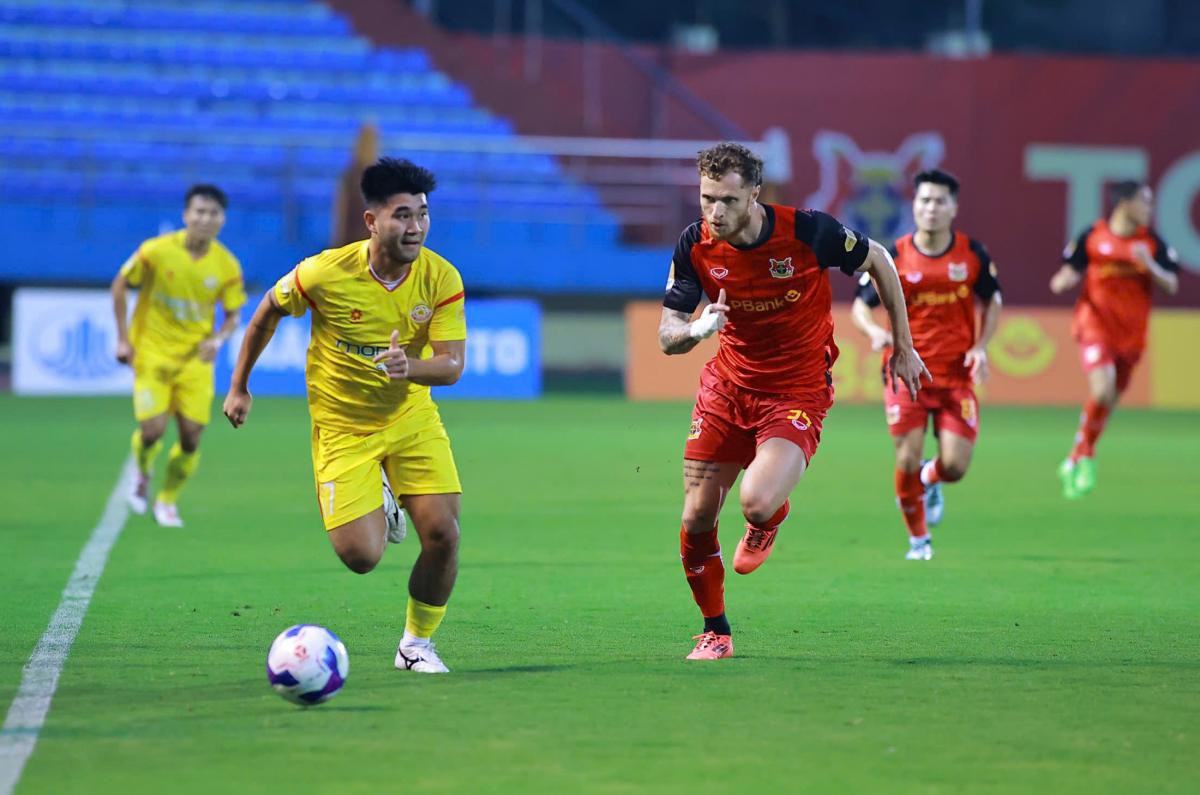 ninh binh vs pvf 5.jpg