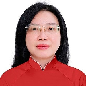 Bà Phan Thị Thúy Linh