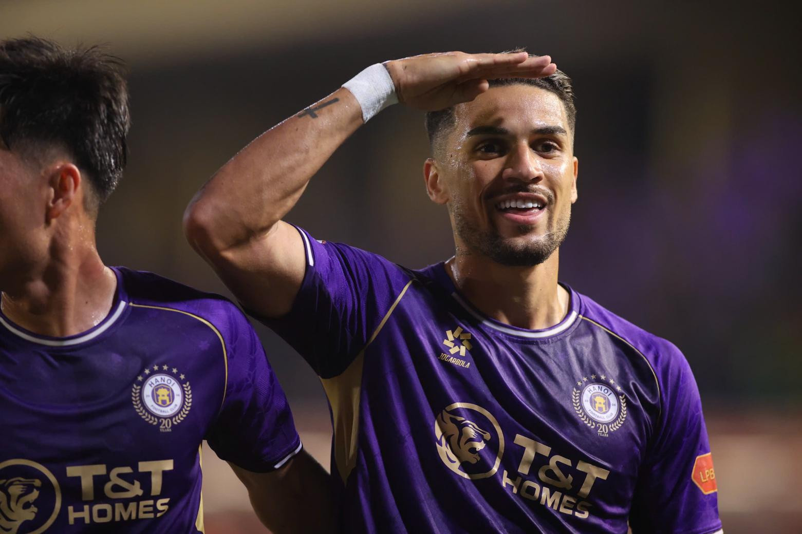 ha noi vs cahn hoang hen 1.jpg