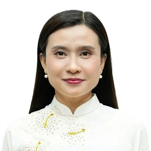 Bà Nguyễn Phạm Duy Trang
