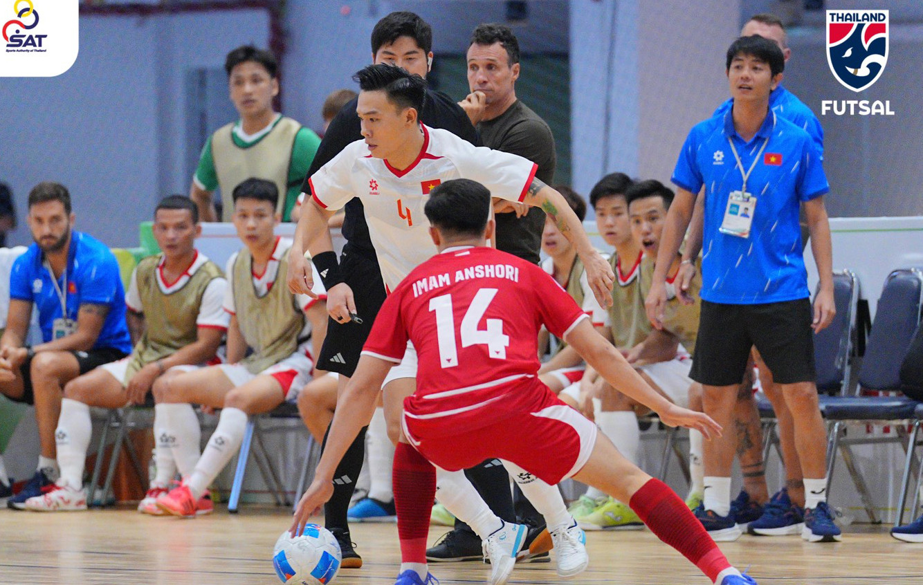 tuyen futsal viet nam indonesia 1.jpg
