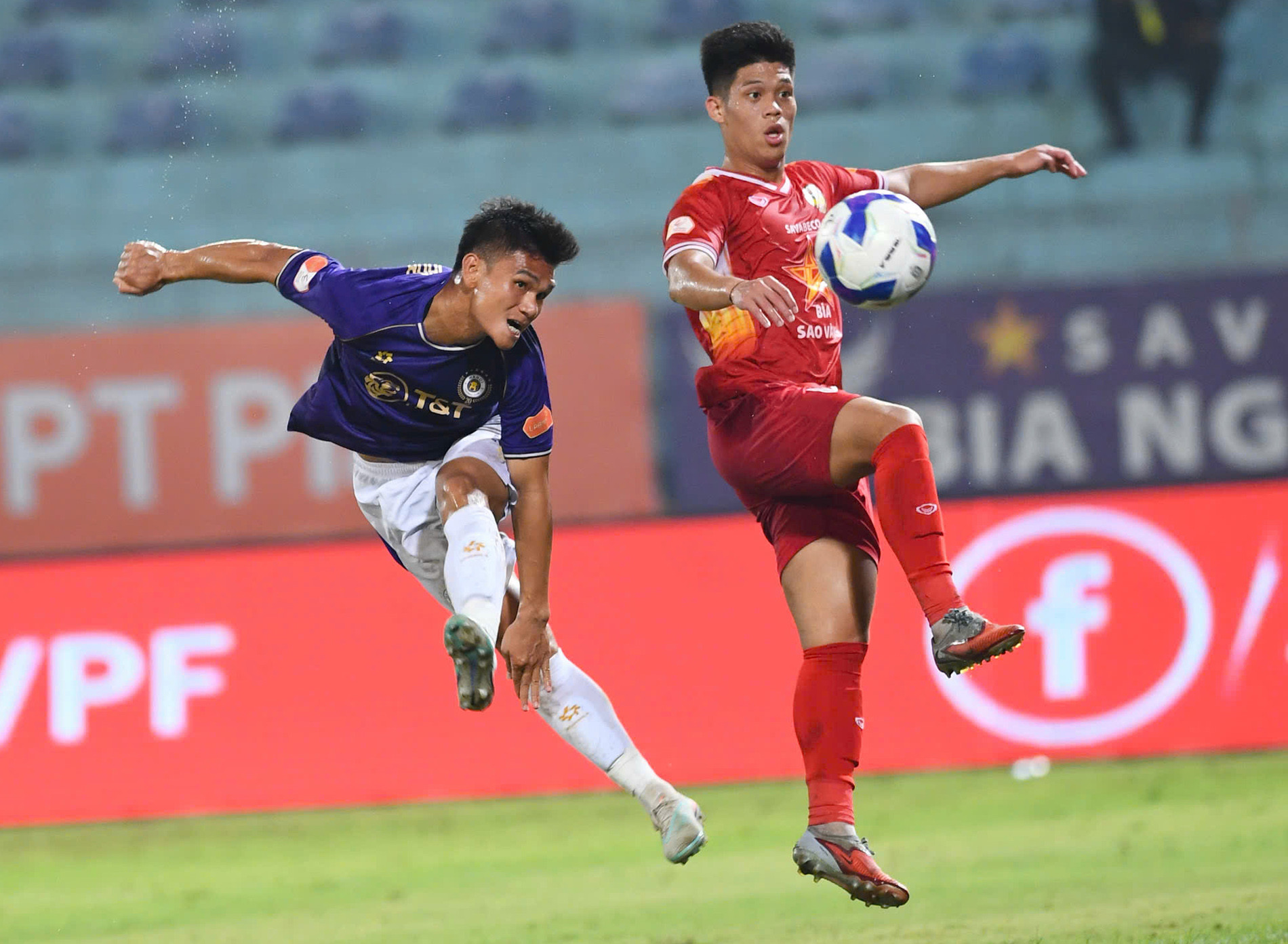 Hoàng Hên chói sáng, Hà Nội FC tìm lại nụ cười ha noi ha tinh 1.jpg
