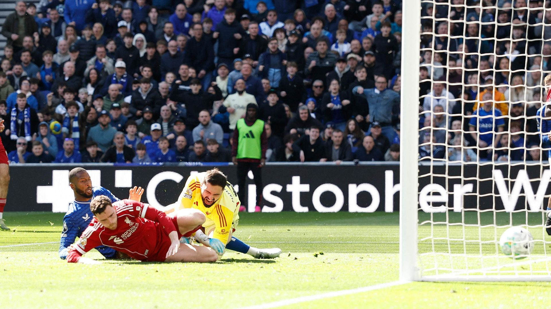 resources_premierleague_pulselive_com 2026 04 19T141645Z_1218637304_UP1EM4J13NVKT_RTRMADP_3_SOCCER ENGLAND EVE LIV.jpg