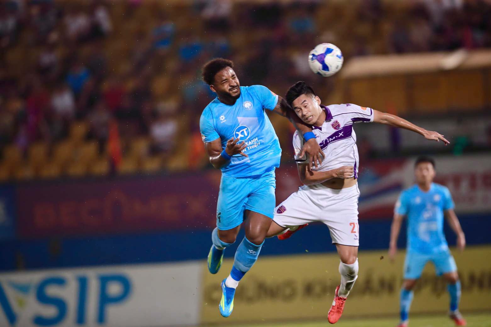 becamex tphcm vs nam dinh.jpg