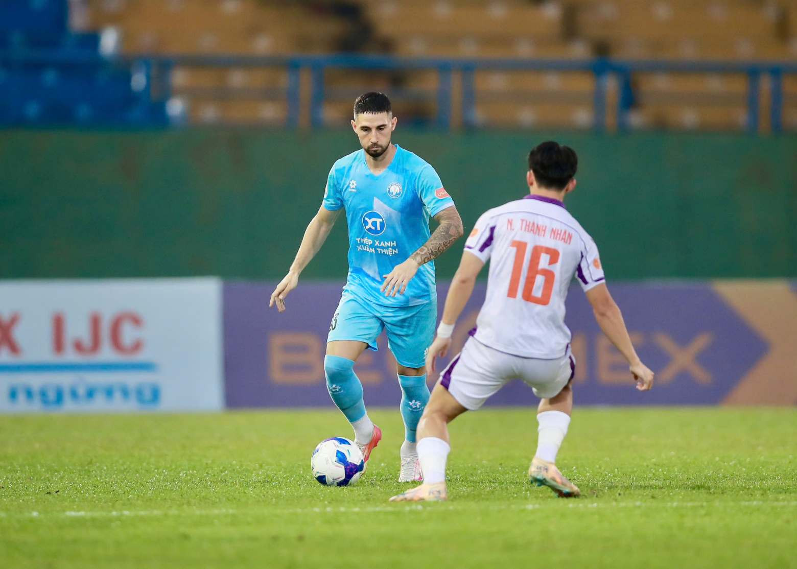 becamex tphcm vs nam dinh 4.jpg