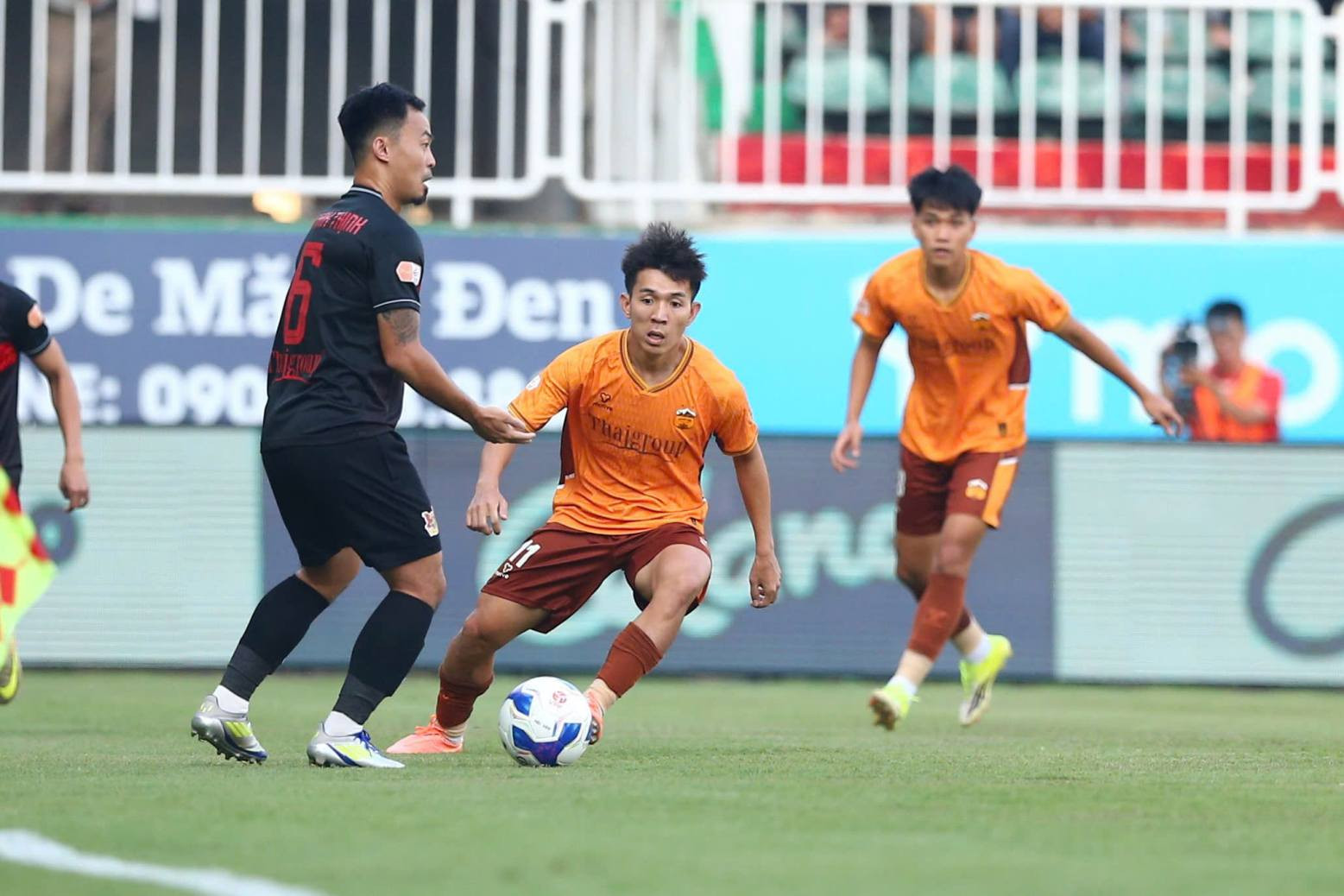 hagl vs ninh binh 6.jpg