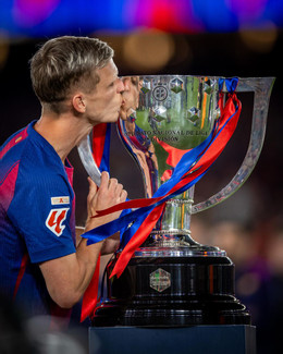 https://vms-files.vietnamnet.vn/vps_images/000001/000003/2026/5/11/barca-vo-dich-la-liga-2-438.jpg?width=0&s=hzFsTB9MFcTQchpHY1kDQg