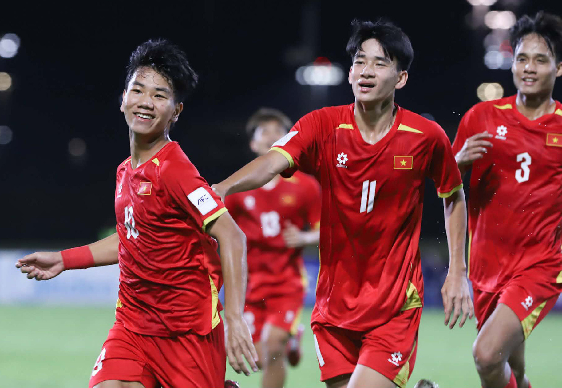 https://vms-files.vietnamnet.vn/vps_images/000001/000003/2026/5/14/u17-viet-nam-uae-9-202.jpg?width=0&s=sz0hbkJjbohPXivGeudyVw