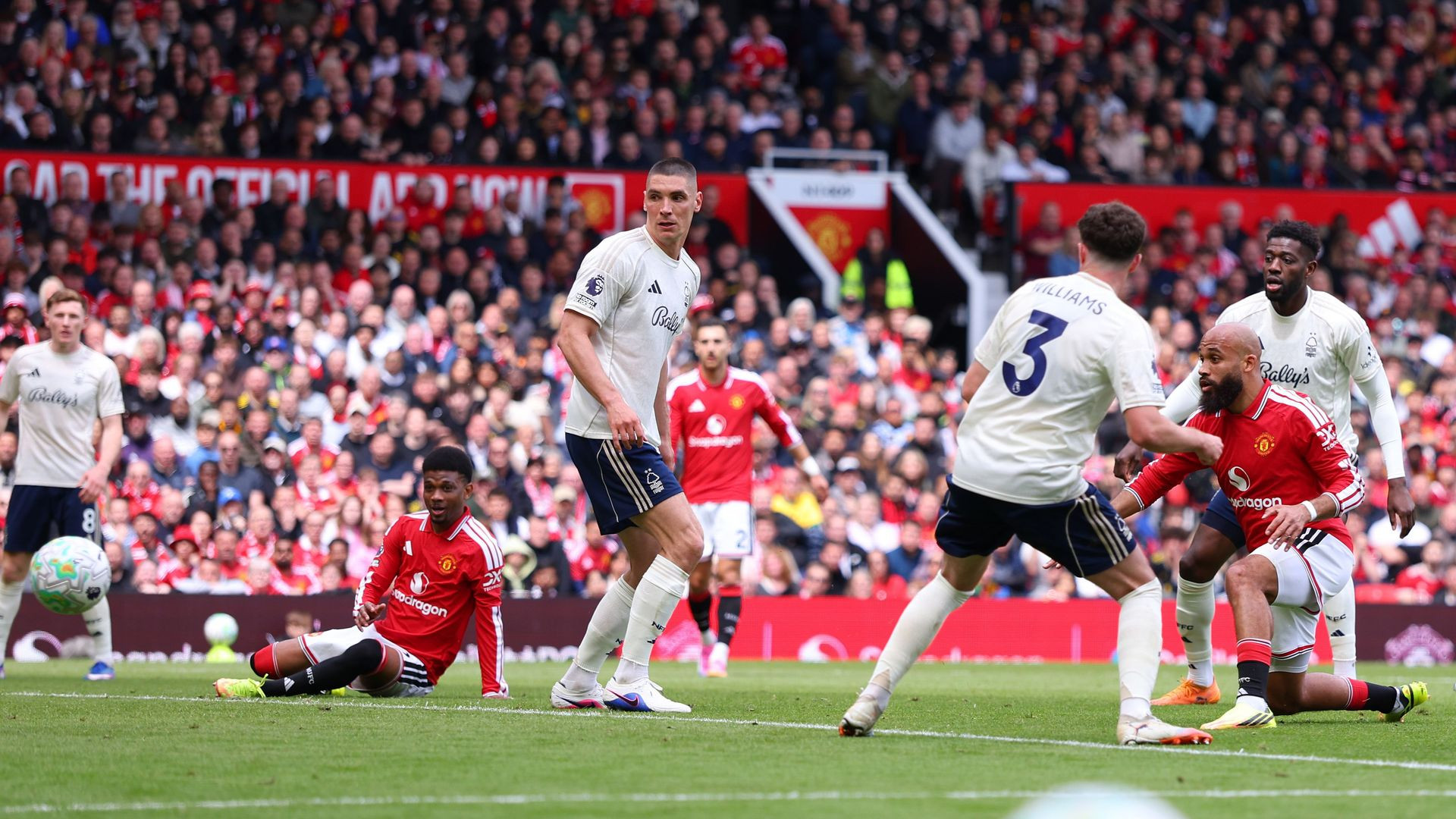 resources_premierleague_pulselive_com 2276698305 (2).jpg