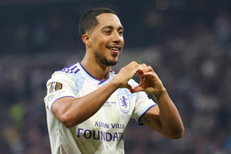 editorial_uefa_com fbl eur c3 freiburg aston_villa final (1).jpg