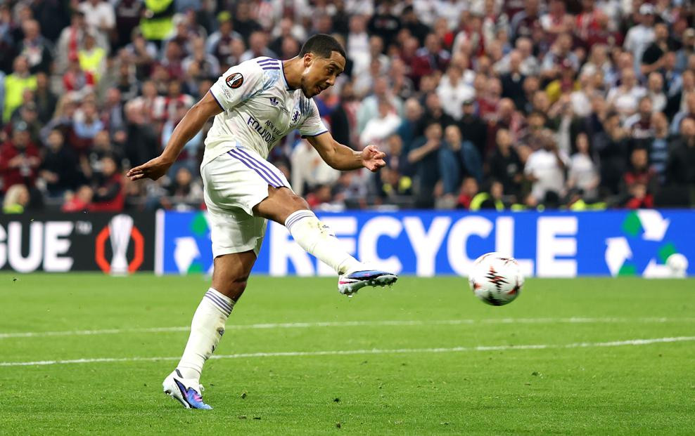 editorial_uefa_com fbl eur c3 freiburg aston_villa final.jpg