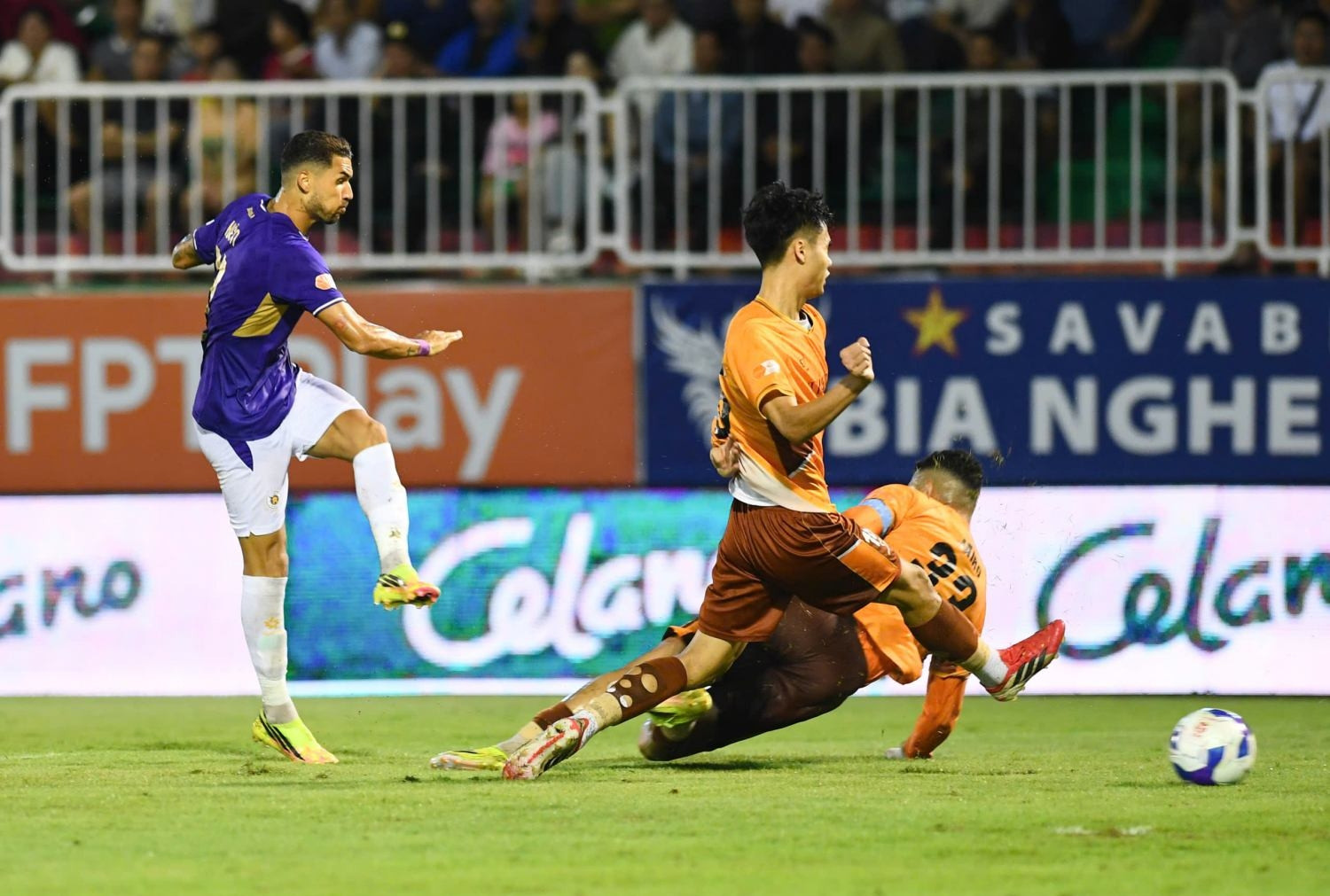 https://vms-files.vietnamnet.vn/vps_images/000001/000003/2026/5/31/hoang-hen-ha-noi-1-2369-2371.jpg?width=0&s=ujSCO4pvSRa8EJzaxD_TmA