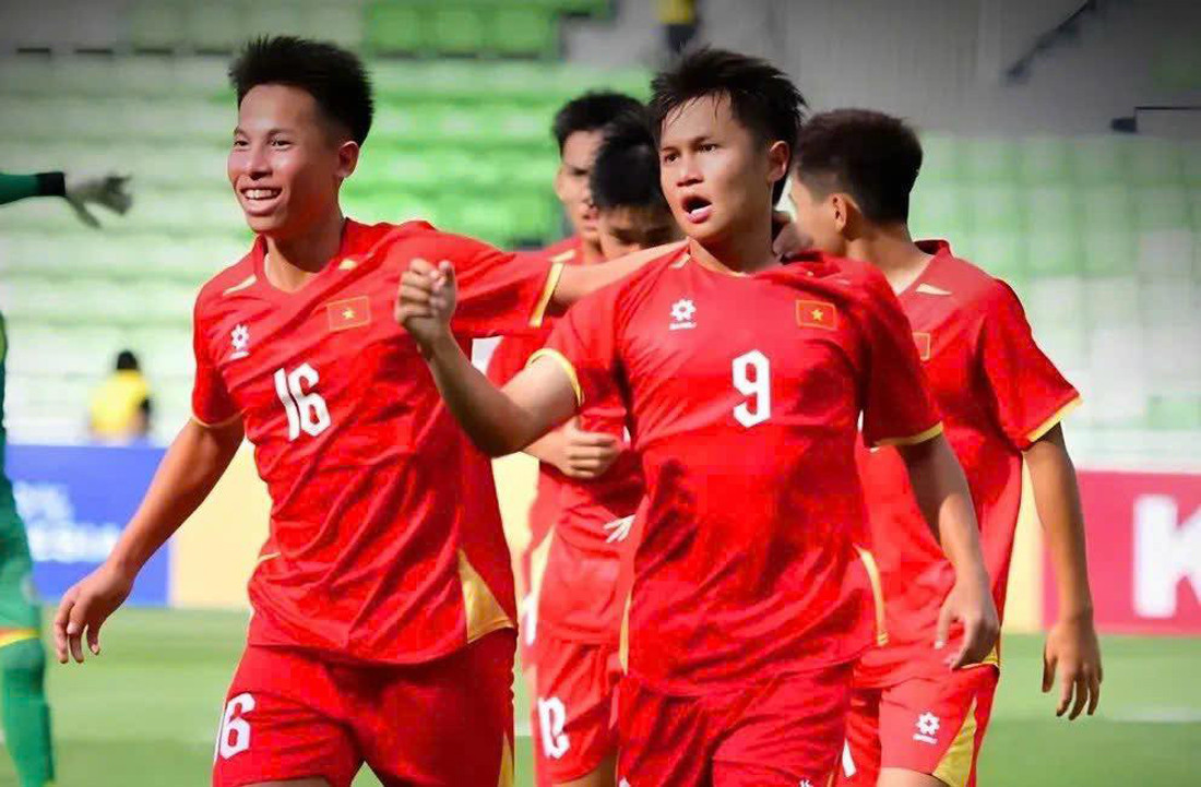 u19 viet nam 2.jpg