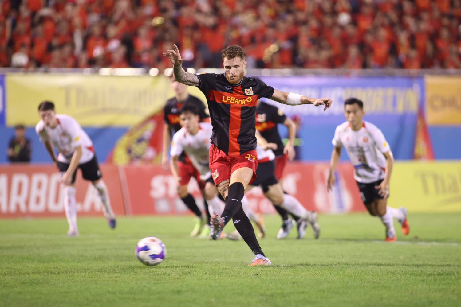 ninh binh vs ca tphcm 7.jpg