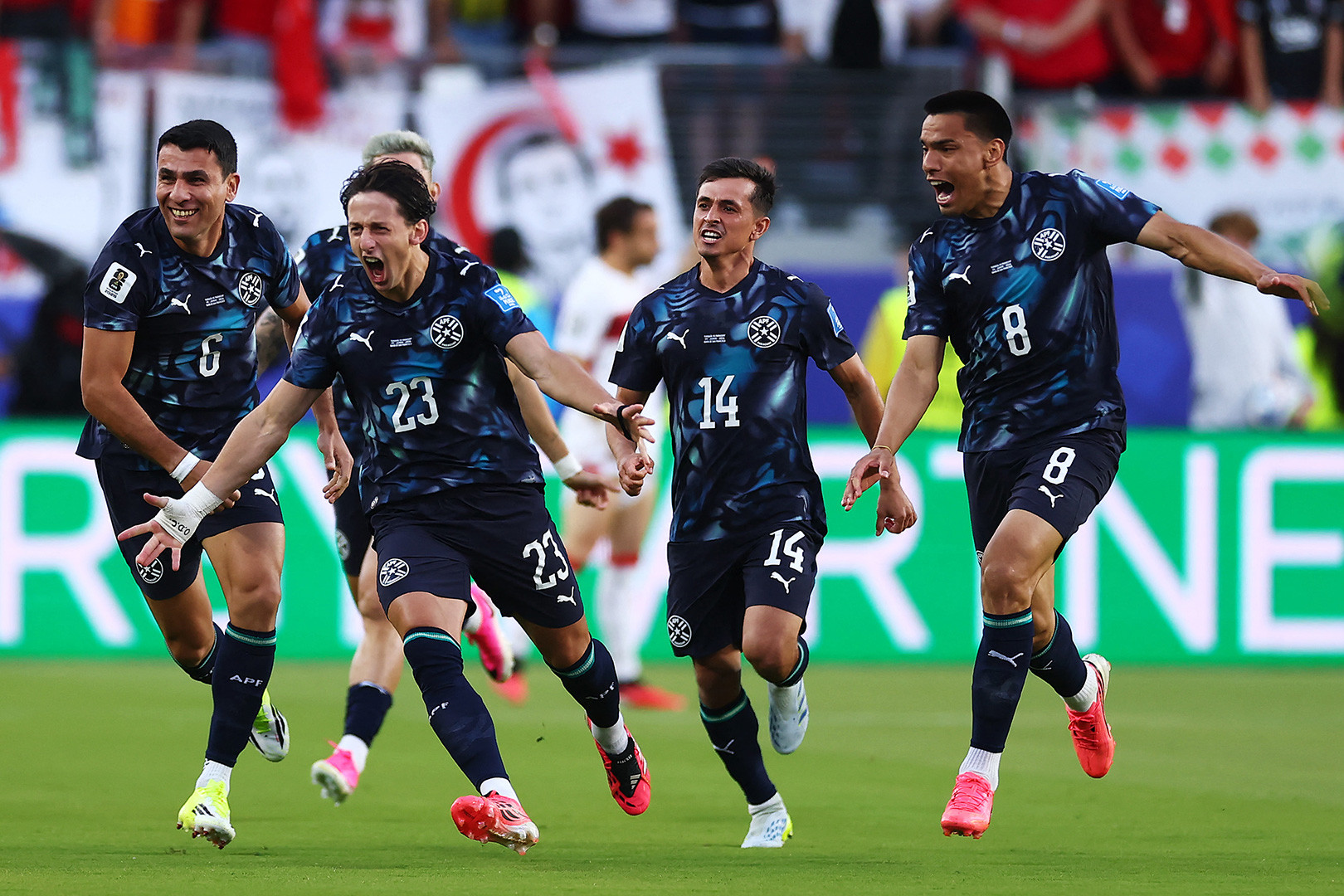 Galarza Tho Nhi Ky Paraguay 3.jpg