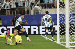 https://vms-files.vietnamnet.vn/vps_images/000001/000003/2026/6/23/messi-2-37.jpg?width=0&s=OJR583WI1oh8kvYPFbC_Rw