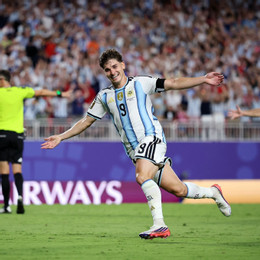 https://vms-files.vietnamnet.vn/vps_images/000001/000003/2026/7/12/argentina-vs-thuy-si-5-1565.jpeg?width=0&s=2E3g-DOHa_Xo3agQ0DNmPg