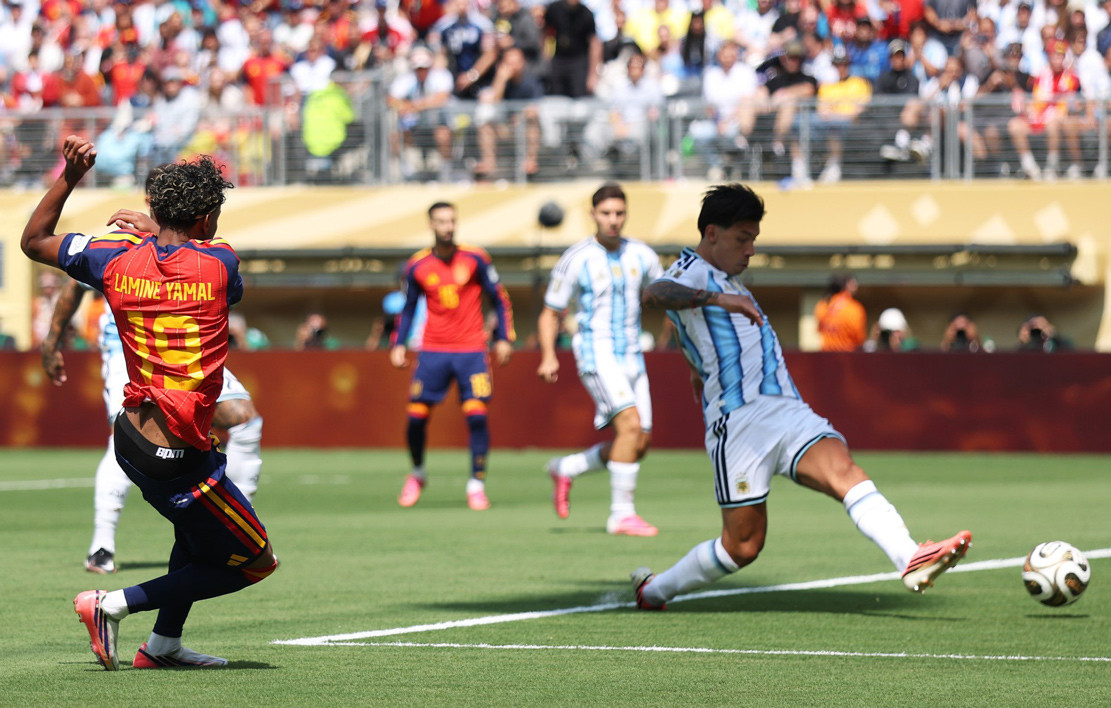 www_thesun_co_uk lamine yamal 19 spain shoots 1096389110.jpg