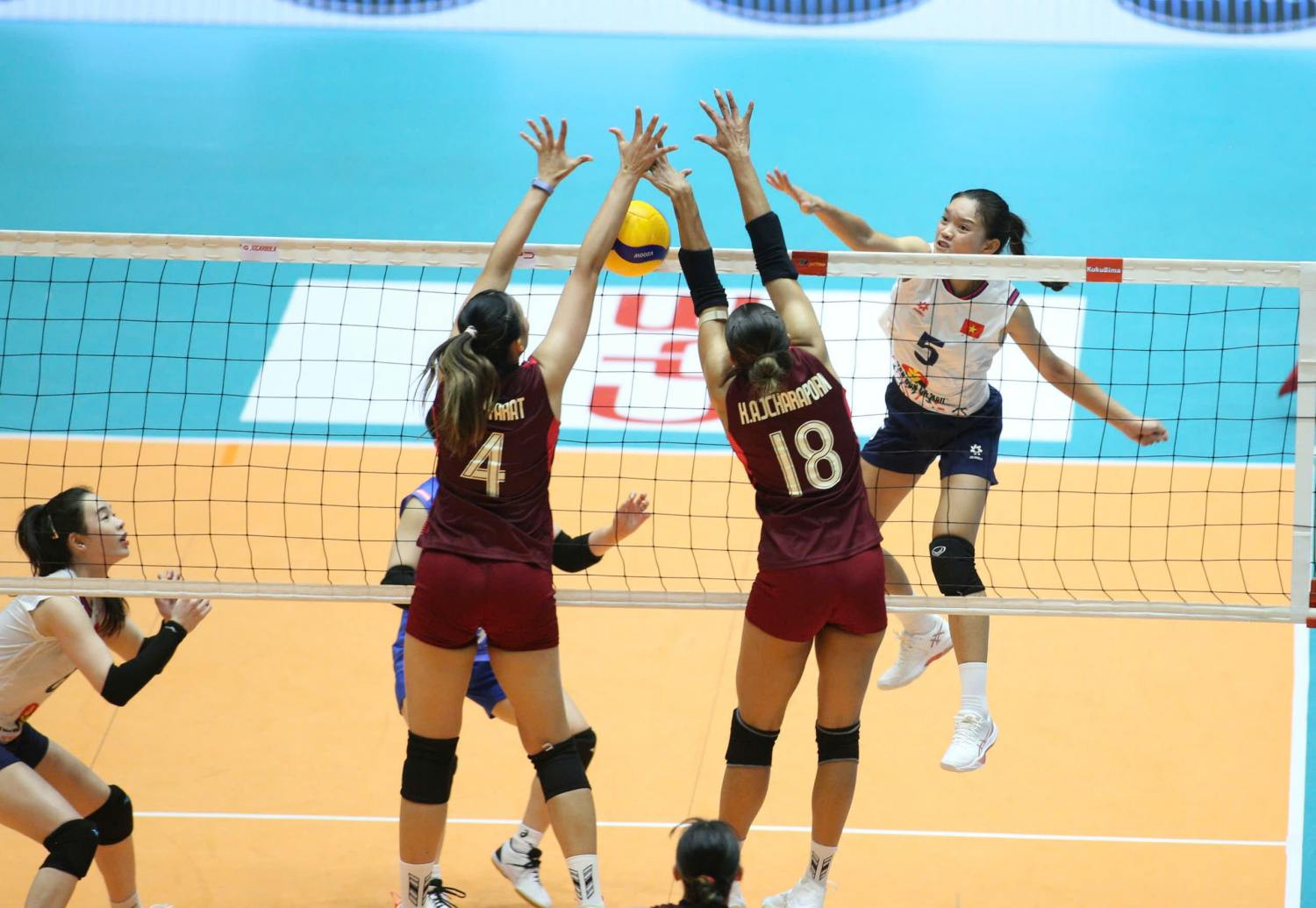 bong chuyen viet nam vs thai lan 3.jpg