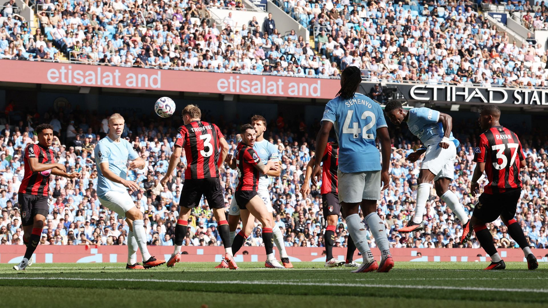 resources_premierleague_pulselive_com 2026 08 23T145612Z_2111217028_UP1EM8N15HMZS_RTRMADP_3_SOCCER ENGLAND MCI BOU.jpg