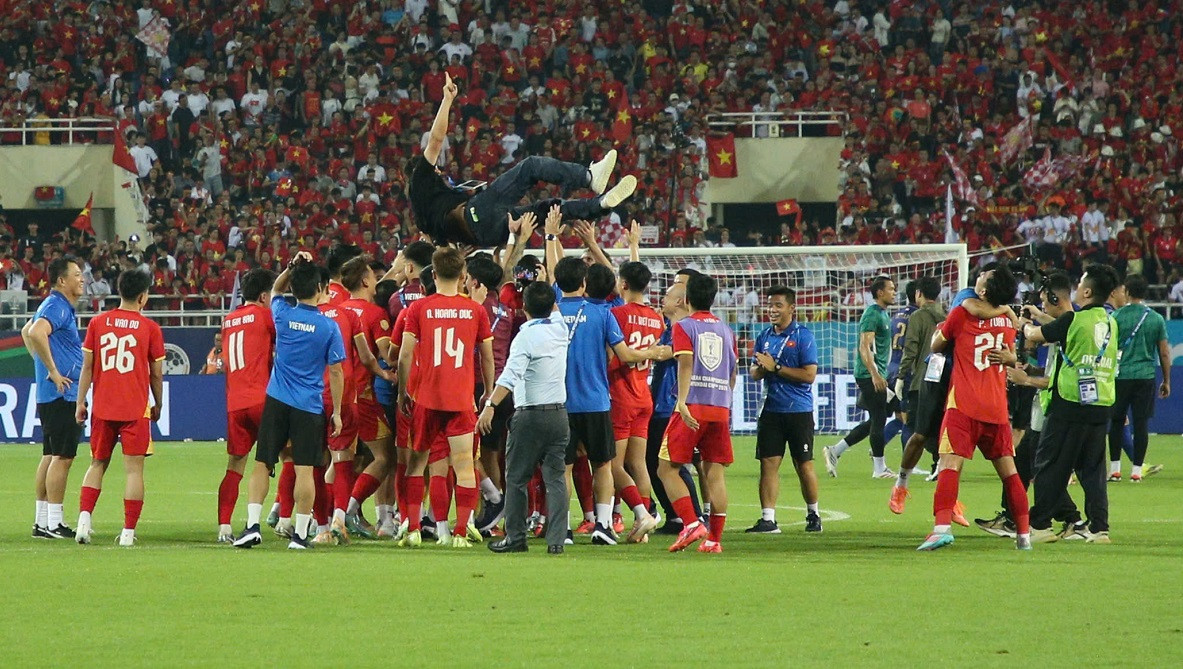 https://vms-files.vietnamnet.vn/vps_images/000001/000003/2026/8/26/viet-nam-an-mung-3889.jpg?width=0&s=GH0KgnNNSL75Wnu5YeiG9w