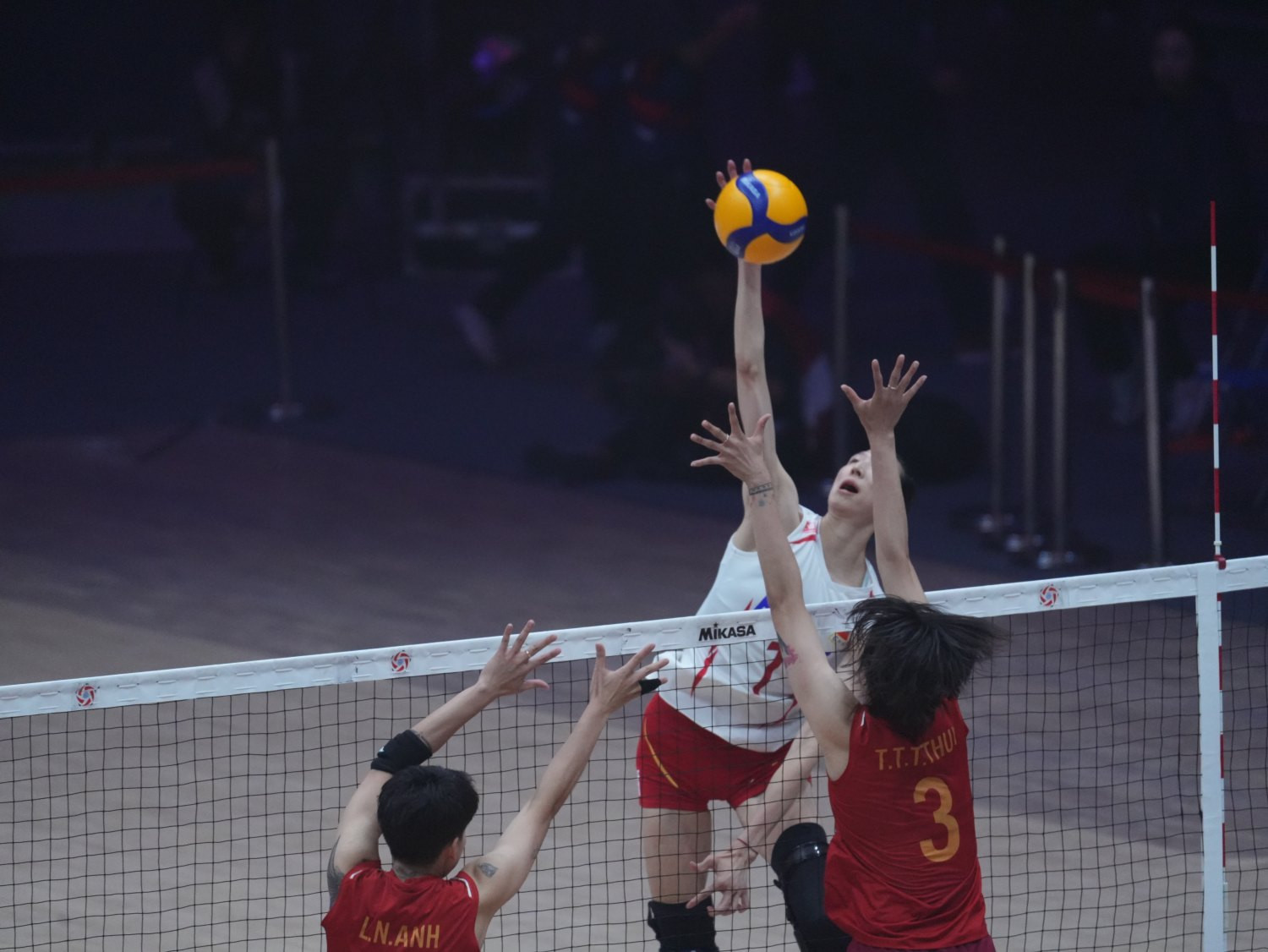 bong chuyen viet nam vs trung quoc 7.jpg