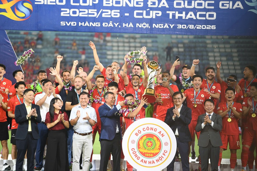 https://vms-files.vietnamnet.vn/vps_images/000001/000003/2026/8/30/cahn-vo-dich-sieu-cup-3-2047.jpg?width=0&s=Tsp1I837AsZL-_0KhEawhg